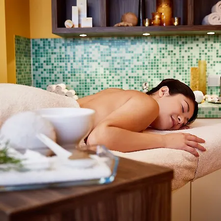 홀리데이파크 Nuerburgring 4*