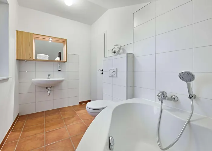 Nuerburgring 假日公园 3*